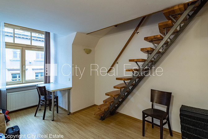 Фасадный дом, реставрированный дом, вход с улицы, мансарда, окна выходят в обе Рига - изображение 7