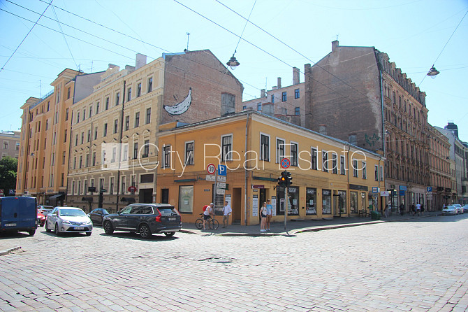 Pagalma māja, fasādes māja, dzīvokļu skaits ēkā  30 gab., metāla jumta segums, ķieģeļu Rīga - foto 1