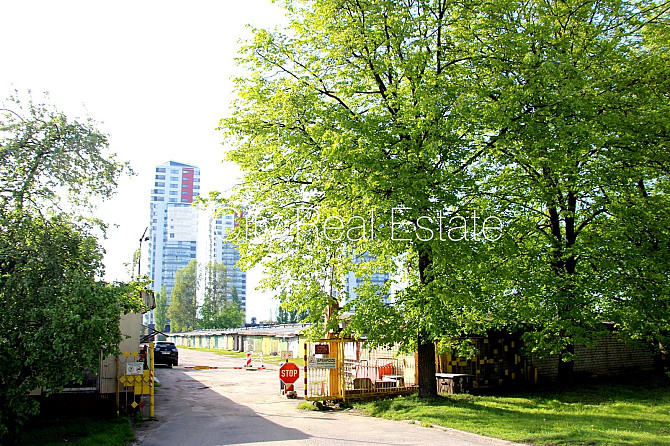Земля в собственности, территория обнесена забором, закрытая территория, гараж Рига - изображение 9