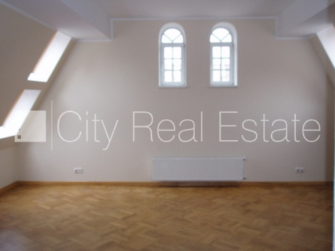 Фасадный дом, реновированный дом, вход с улицы, лифт, лестничная клетка после Рига - изображение 6