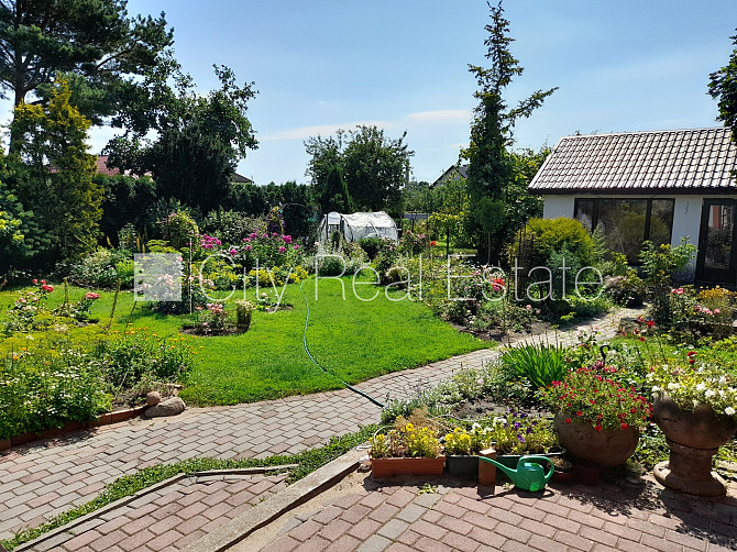 Labiekārtots apzaļumots pagalms, bruģēts piebraucamais ceļš, iežogota teritorija ar metāla Jelgava un novads - foto 12