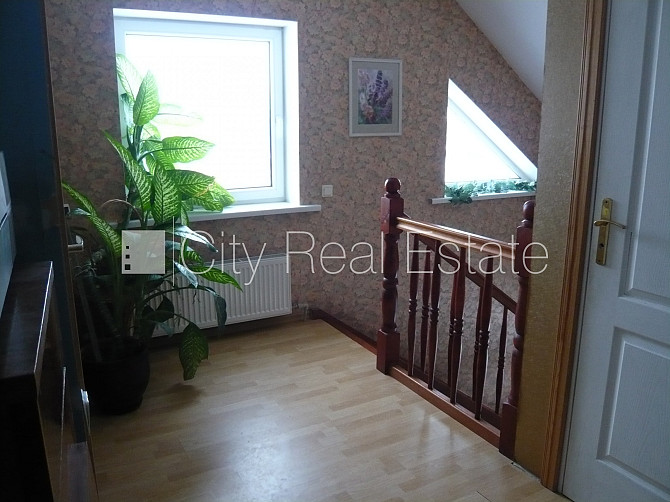 Labiekārtots apzaļumots pagalms, bruģēts piebraucamais ceļš, iežogota teritorija ar metāla Jelgava un novads - foto 6