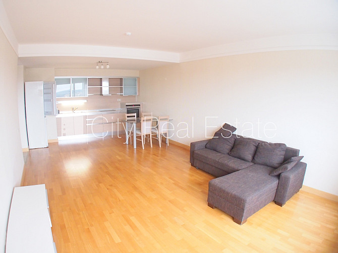 Jaunceltne, slēgta teritorija, ieeja no ielas, logi vērsti uz ielas pusi, viena istaba izolēta, Rīga - foto 2