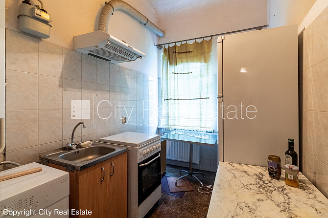 Pagalma ēka, slēgta teritorija, iežogota teritorija ar metāla sētu, garāža vienai Rīga - foto 14