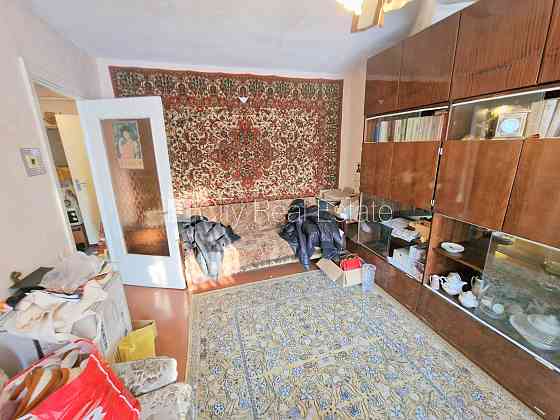 Земля в собственности, фасадный дом, вход с улицы, лифт, лестничная клетка после Rīgas rajons