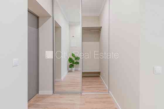 Реновированный дом, лифт, количество спален 1 шт., студио, кухня объединена с Рига