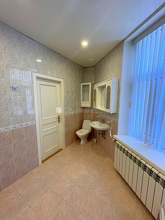 Pagalma ēka, slēgts pagalms, ieeja no pagalma, logi vērsti uz pagalma pusi, guļamistabu skaits Rīga - foto 17