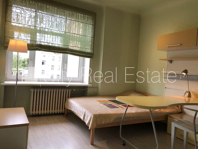 Fasādes māja, vieta automašīnai, kāpņu telpa pēc kosmētiskā remonta, istabas izolētas 2 Rīga - foto 10