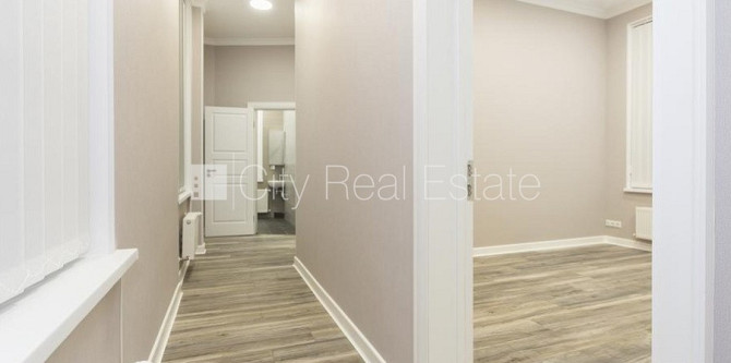 Fasādes māja, renovēta māja, ieeja no ielas, logi vērsti uz pagalma pusi, logi vērsti uz Rīga - foto 12