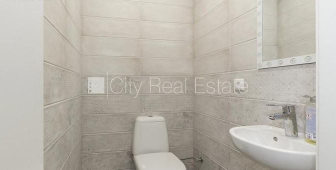 Fasādes māja, renovēta māja, ieeja no ielas, logi vērsti uz pagalma pusi, logi vērsti uz Rīga - foto 17