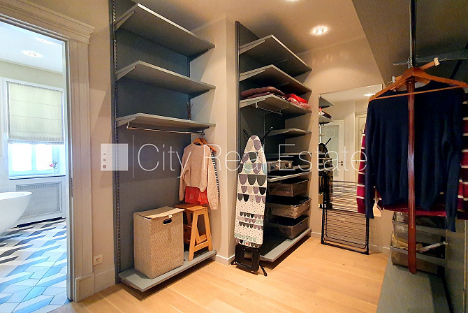 Zeme īpašumā, fasādes māja, renovēta māja, nomainītas inženierkomunikācijas, mainīts Rīga - foto 18