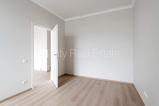 Zeme īpašumā, fasādes māja, renovēta māja, slēgts pagalms, iespēja nomāt autostāvvietu, Rīga - foto 3