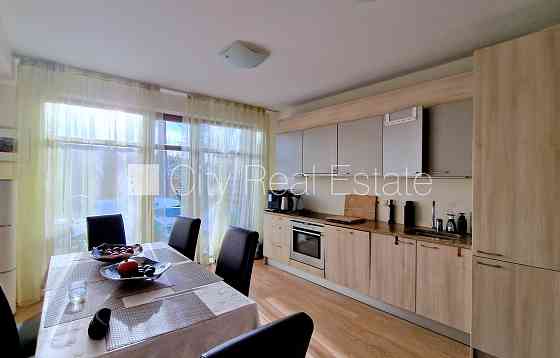 Проект - Апоги, рядный дом, новостройка, благоустроенная озеленённая территория, Рига