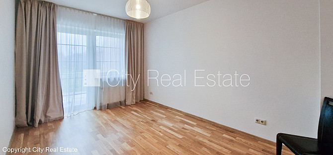 Рядный дом, благоустроенная озеленённая территория, подъездная дорога покрыта Юрмала - изображение 17