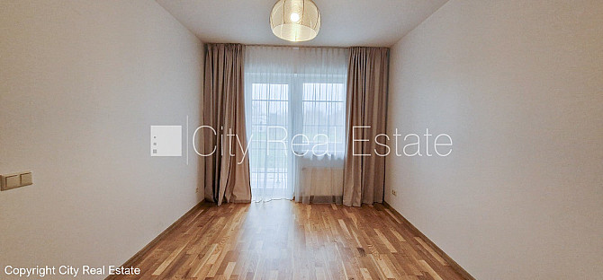 Рядный дом, благоустроенная озеленённая территория, подъездная дорога покрыта Юрмала - изображение 18