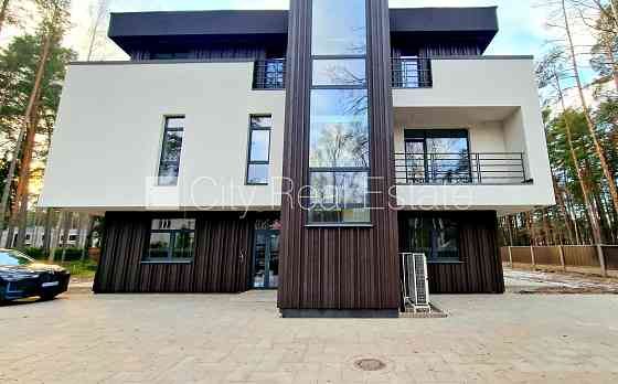 Земля в собственности, таунхаус, новостройка, количество квартир в здании 4 шт., Юрмала