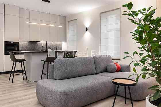 Фасадный дом, реставрированный дом, возможность аренды парковки, подземная Рига