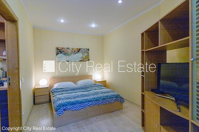 Здание во дворе, реновированный дом, благоустроенный озеленённый двор, закрытая Рига - изображение 13