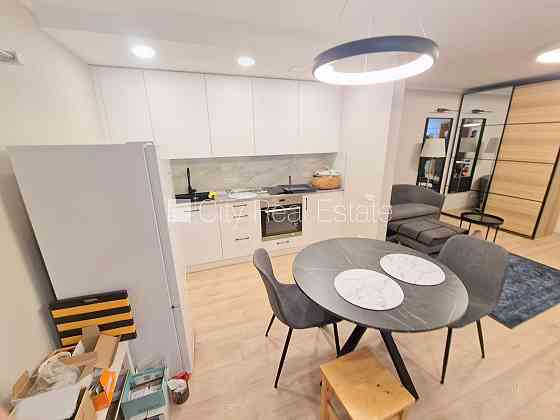 Здание во дворе, реновированный дом, закрытый двор, возможность аренды парковки, Рига