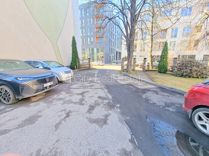 Здание во дворе, реновированный дом, закрытый двор, возможность аренды парковки, Рига - изображение 20