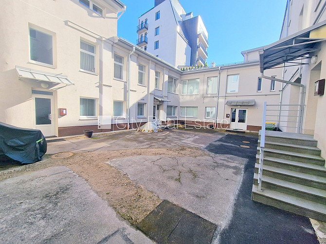 Здание во дворе, реновированный дом, закрытый двор, возможность аренды парковки, Рига - изображение 18