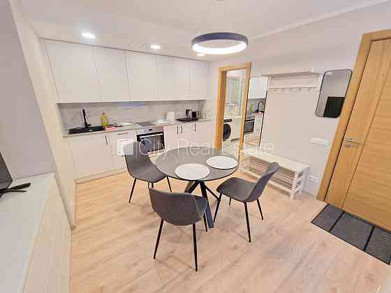 Фасадный дом, реновированный дом, закрытый двор, возможность аренды парковки, Rīga