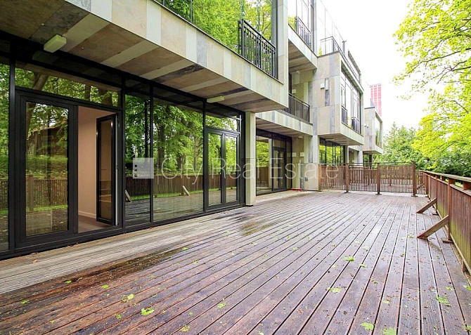 Земля в собственности, новостройка, благоустроенная озеленённая территория, Юрмала - изображение 1