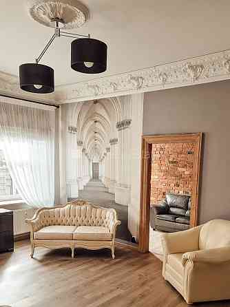 Фасадный дом, реновированный дом, благоустроенная озеленённая территория, Rīga