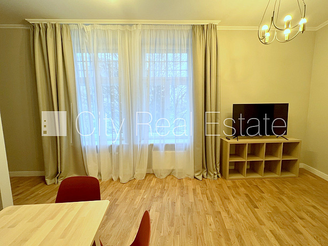 Фасадный дом, реновированный дом, закрытый двор, место для машины, лестничная Рига - изображение 7