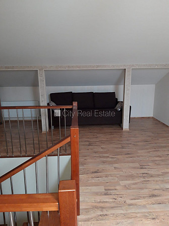 Rindu māja, labiekārtots apzaļumots pagalms, slēgta teritorija, teritorijas iebrauktuves vārti Jūrmala - foto 19