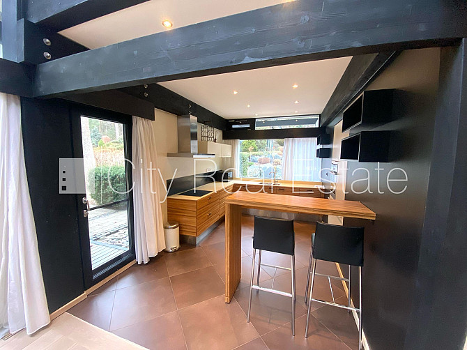 Privātmāja, jaunceltne, labiekārtota apzaļumota teritorija, slēgta teritorija, teritorijas Jūrmala - foto 5