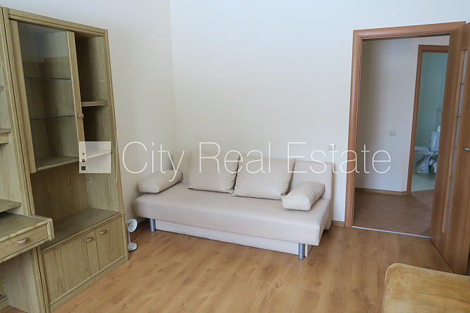 Dvīņu māja, iežogota teritorija, garāža vienai automašīnai, trīs balkoni, guļamistabu Jūrmala - foto 9