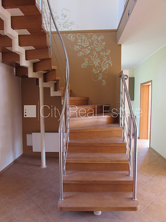 Dvīņu māja, iežogota teritorija, garāža vienai automašīnai, trīs balkoni, guļamistabu Jūrmala - foto 13