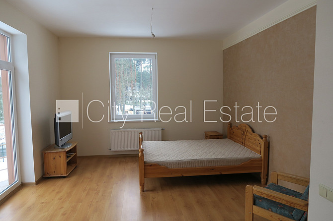 Dvīņu māja, iežogota teritorija, garāža vienai automašīnai, trīs balkoni, guļamistabu Jūrmala - foto 6