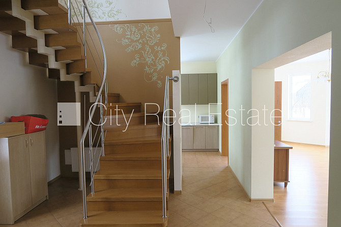 Dvīņu māja, iežogota teritorija, garāža vienai automašīnai, trīs balkoni, guļamistabu Jūrmala - foto 5