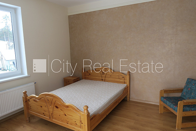 Dvīņu māja, iežogota teritorija, garāža vienai automašīnai, trīs balkoni, guļamistabu Jūrmala - foto 7