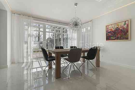 Новостройка, благоустроенная озеленённая территория, закрытый двор, места для Jūrmala