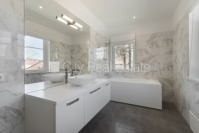 Jaunceltne, labiekārtota apzaļumota teritorija, slēgts pagalms, vieta vairākām automašīnām, Jūrmala - foto 10