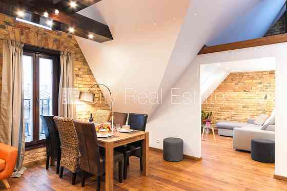 Реновированный дом, апартаменты люкс, мансарда, лифт, количество спален 2 шт., Rīga