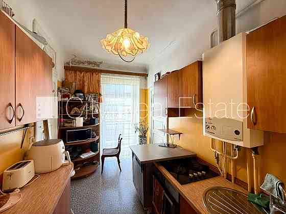 Фасадный дом, реновированный дом, благоустроенная озеленённая территория, Рига