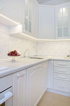 Фасадный дом, реновированный дом, благоустроенная озеленённая территория, вход с Рига - изображение 5