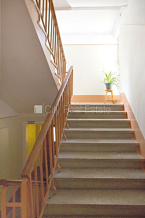 Фасадный дом, реновированный дом, благоустроенная озеленённая территория, вход с Рига - изображение 17