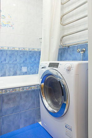 Фасадный дом, реновированный дом, благоустроенная озеленённая территория, вход с Рига - изображение 15