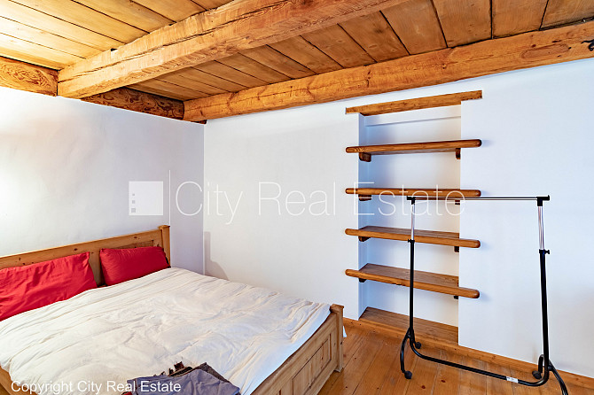 Fasādes māja, renovēta māja, bruģēts piebraucamais ceļš, ieeja no ielas, logi vērsti Rīga - foto 9