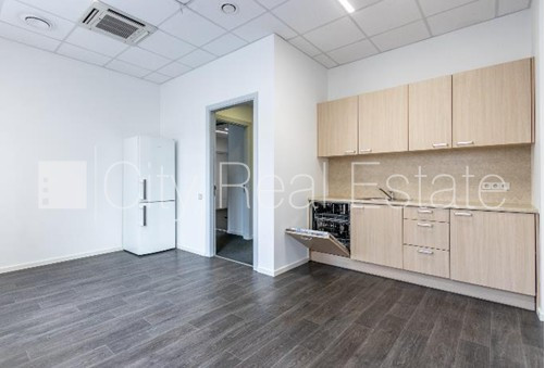 Fasādes māja, restaurēta māja, apsargāta teritorija, ieeja no ielas, ir lifts, kāpņu telpa Rīga - foto 8