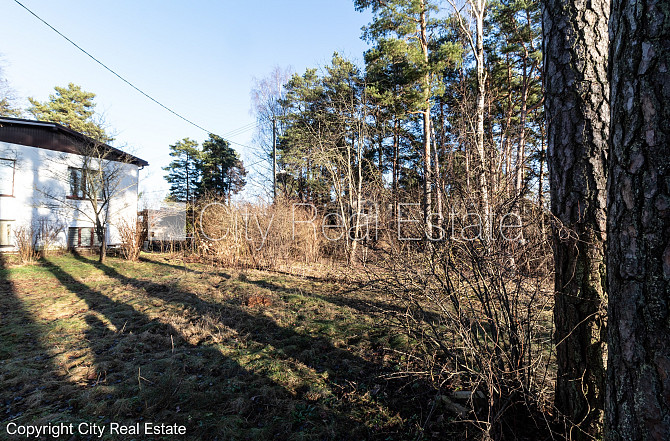 Территория обнесена железным забором, вход с улицы, разрешено строить Рига - изображение 2