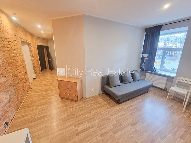 Fasādes māja, renovēta māja, slēgts pagalms, ieeja no ielas un pagalma, kāpņu telpa pēc Rīga - foto 6