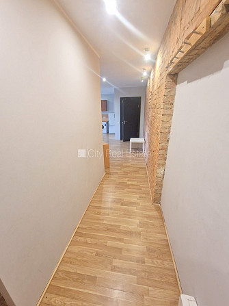 Fasādes māja, renovēta māja, slēgts pagalms, ieeja no ielas un pagalma, kāpņu telpa pēc Rīga - foto 10