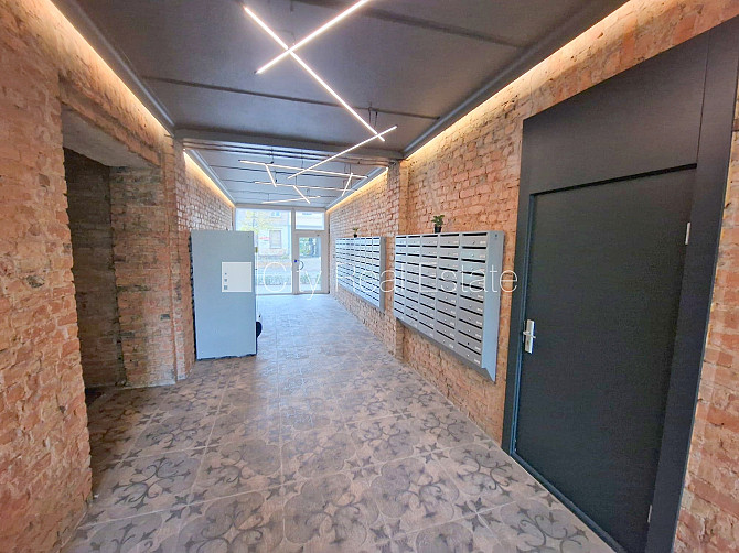 Fasādes māja, renovēta māja, slēgts pagalms, ieeja no ielas un pagalma, kāpņu telpa pēc Rīga - foto 14