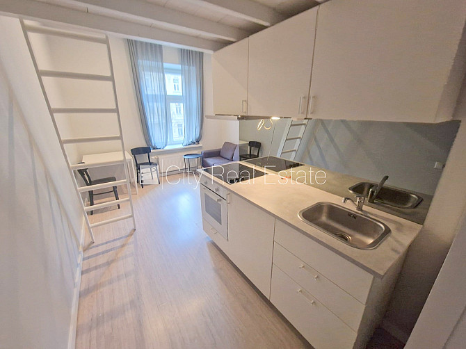 Фасадный дом, реновированный дом, закрытый двор, вход с улицы, лестничная клетка Рига - изображение 8